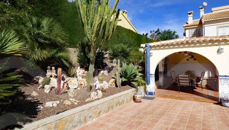 patio garden beautiful mediterranean villa in guardamar