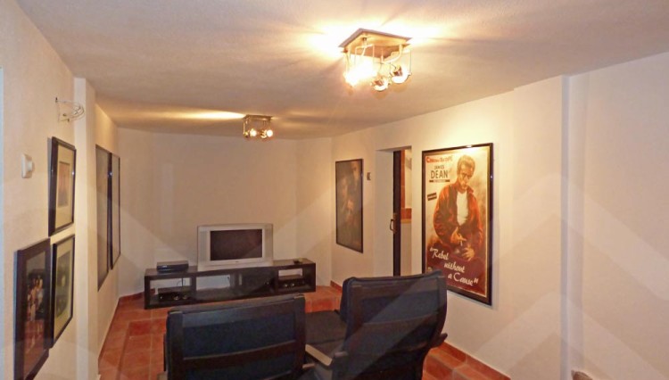 cool basement el raso