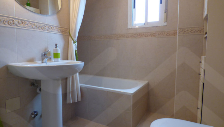 bathroom with bathtub townhouse montegranados