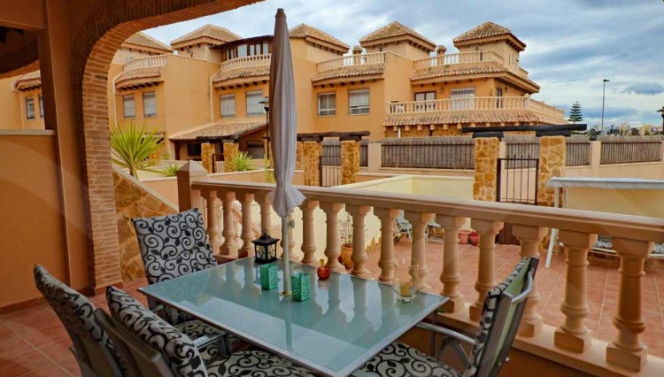 4bedroom townhouse montegranados