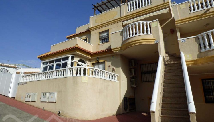 topfloor apartment with solarium in los estanos