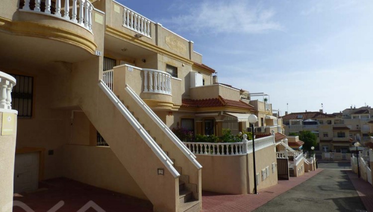 topfloor apartment with solarium in los estanos
