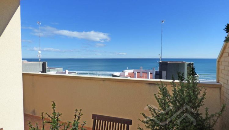 penthouse guardamar view to the sea and beach