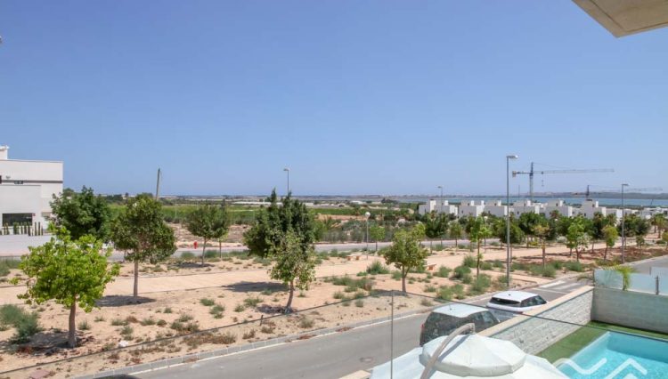 CAM10221-24