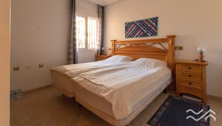 CAM10228-21