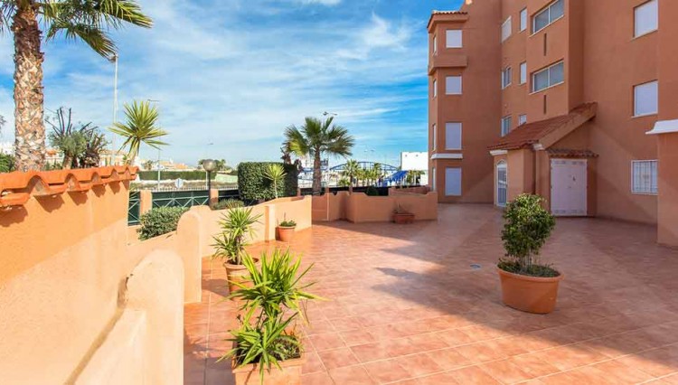 2 bedroom apartment in aguamarina cabo roig