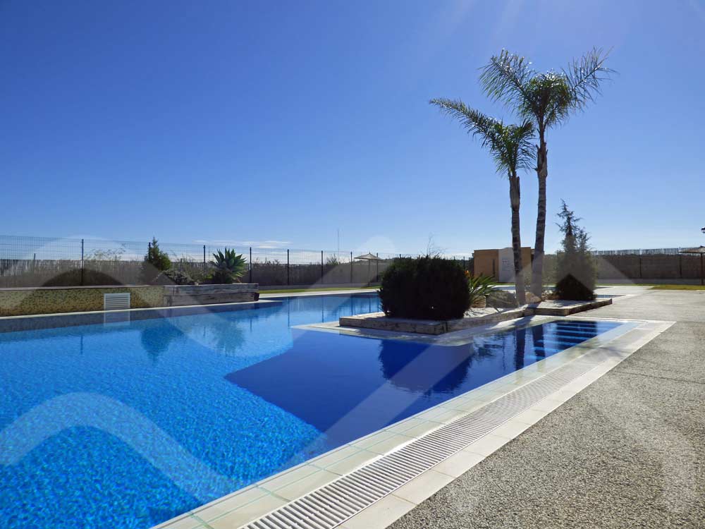 pool montesol