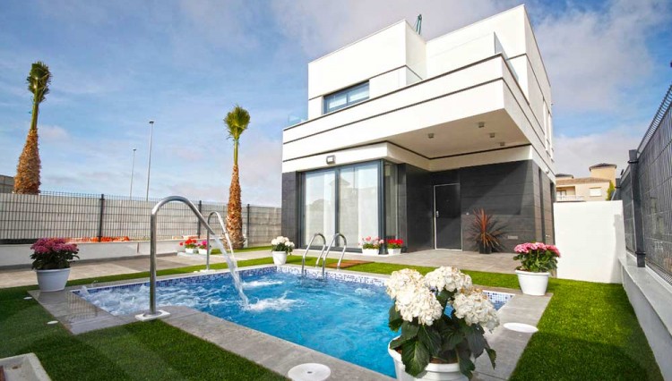 luxurious private villa in ciudad quesada