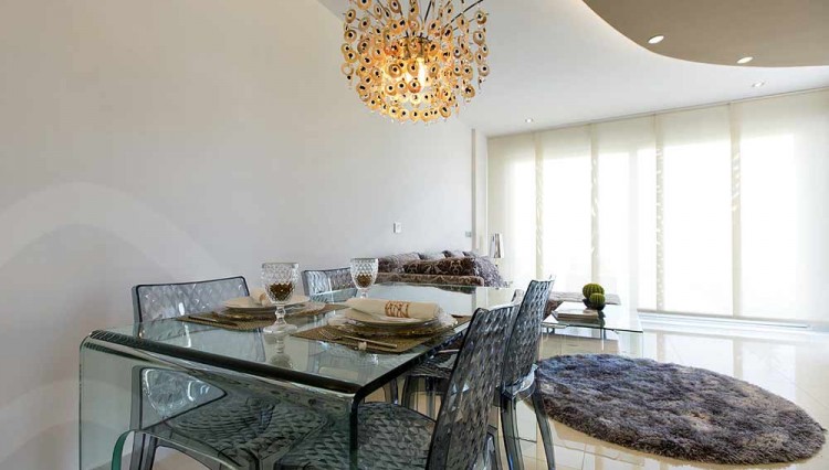 inside lovely 3 bedroom villa in orihuela costa