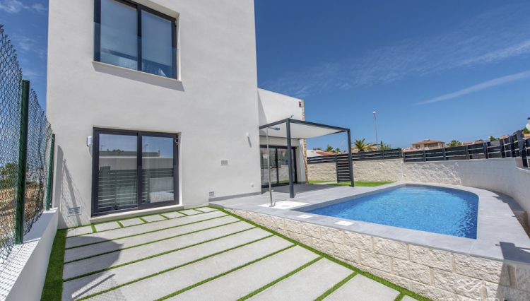 NEW Elegant Villas with Private Pool in Ciudad Quesada, costa blanca, Spain
