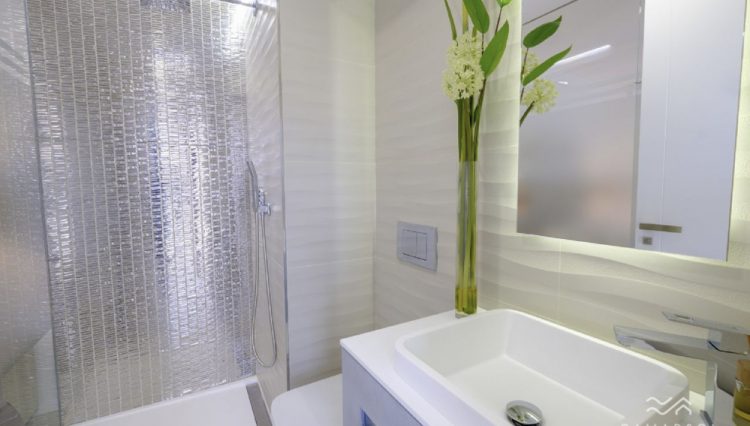 Vila 50m from the beach in Torrevieja with spectacular views