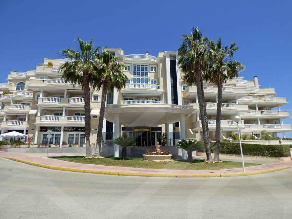 portico mar views by the sea