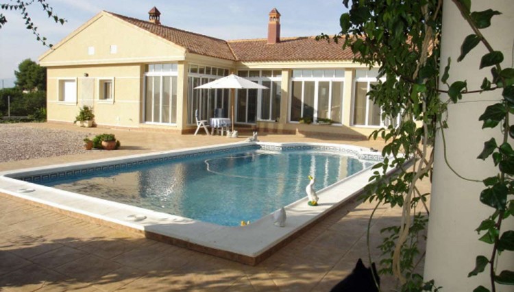 fantastic villa with private pool and orange fields